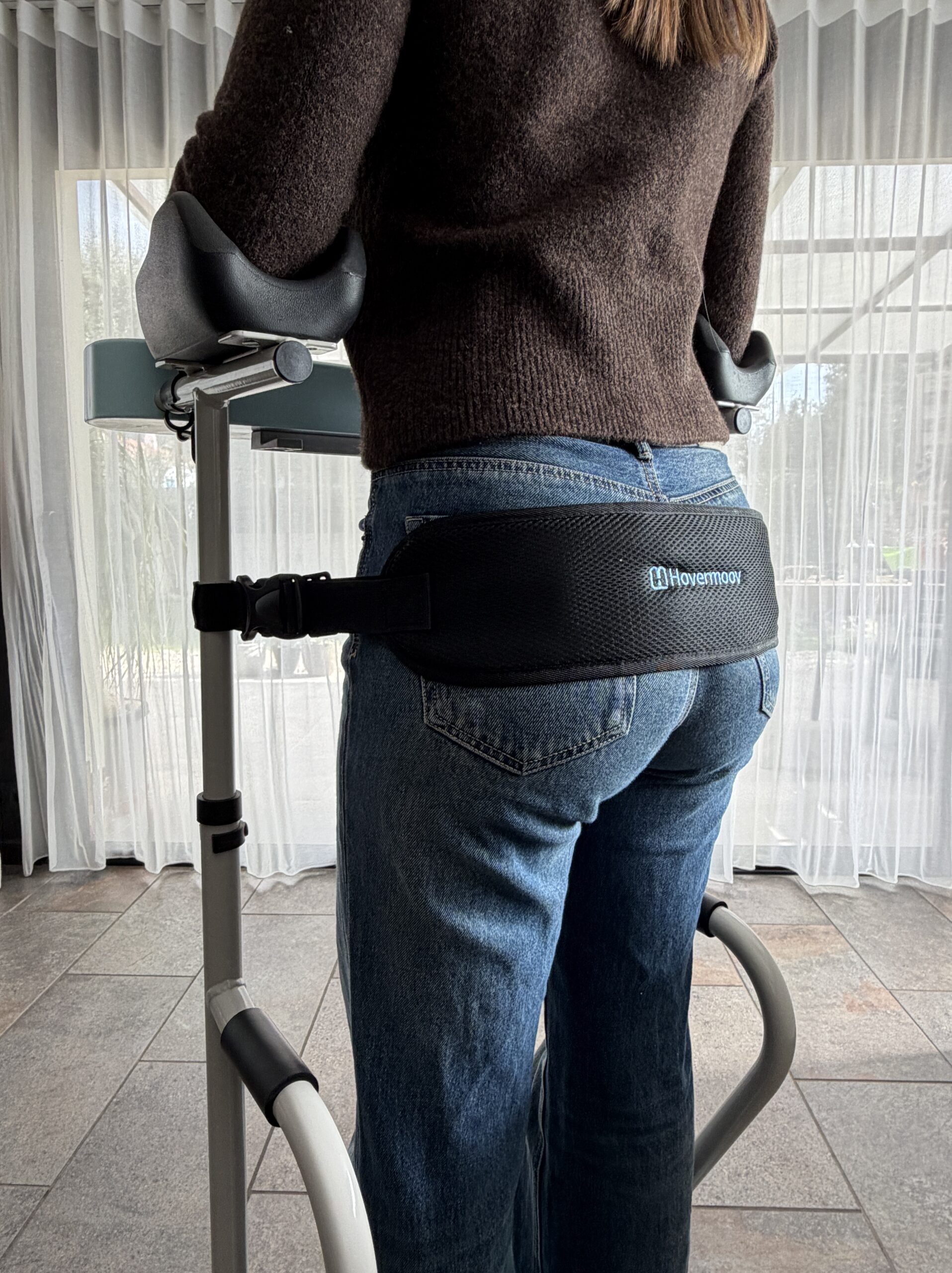 ewalker-verticalisation-deplacement-mobilite-reduite-handicap-hepad-hopital-senior-déambulateur-amv-fauteuil-roulant